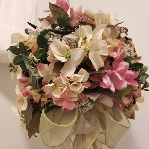 FAUX FLORAL POTTED TOPIARY 25" Tall. - Picture 4 of 6